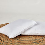 Garnissage du coussin en tissu microfibre