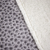 Couverture sherpa à imprimé animalier