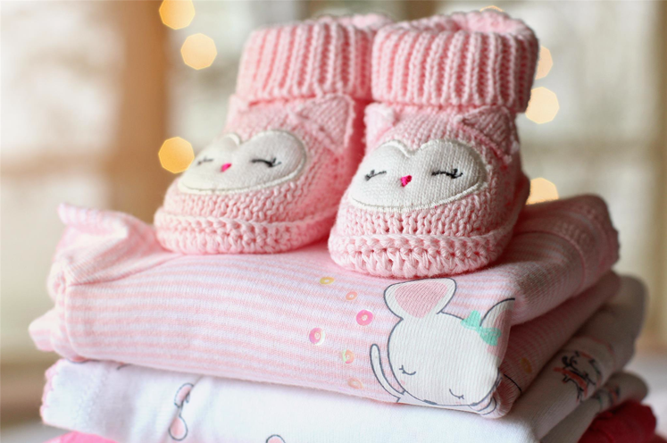 ﻿Organiza y guarda la ropa de bebé perfectamente