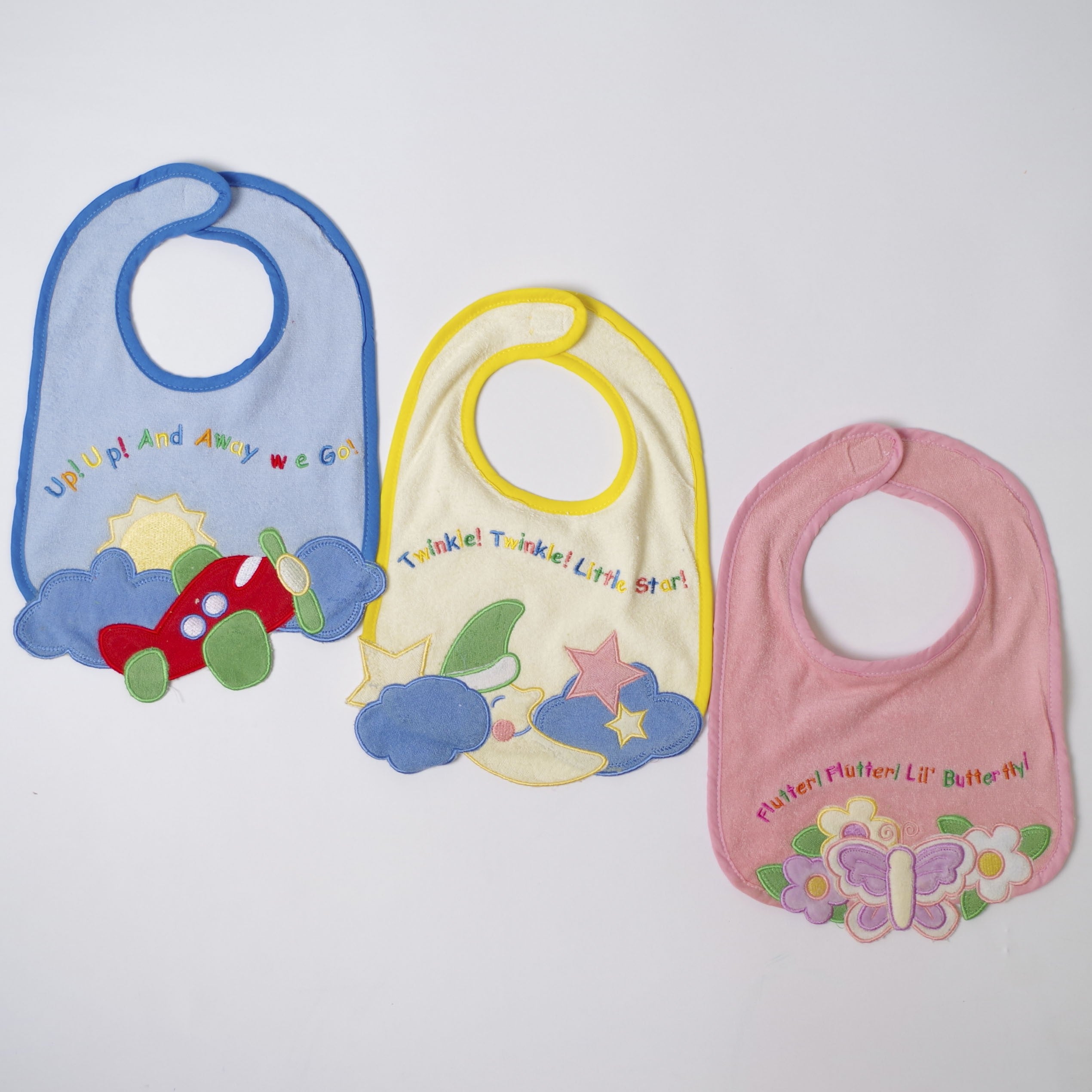 Babero rizo bordado con aplique set 3
