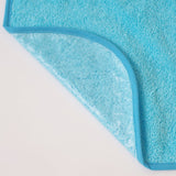 Lot de 3 bavoirs bébé turquoise en tissu éponge avec élastique. Extérieur en tissu éponge lavable et dos imperméable. Dimensions