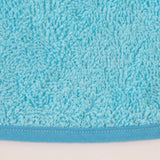 Lot de 3 bavoirs bébé turquoise en tissu éponge avec élastique. Extérieur en tissu éponge lavable et dos imperméable. Dimensions