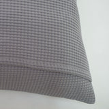 Housse de coussin nid d'abeille en coton gris 214///