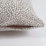 Housse de coussin texturée 801 taupe brut