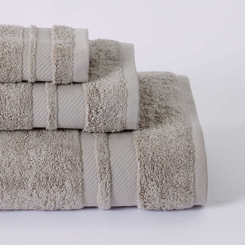 Premium cotton towel 700 g/m² beige