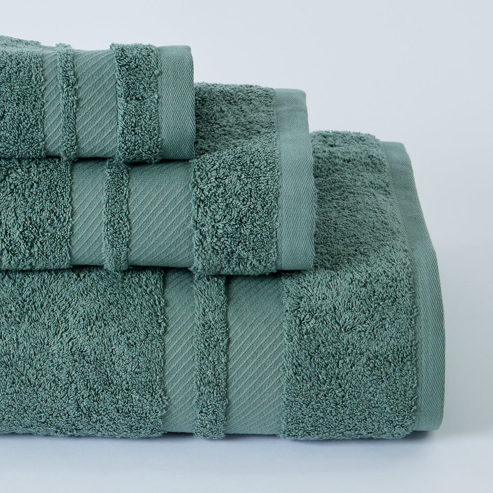Premium cotton towel 700 g/m² green