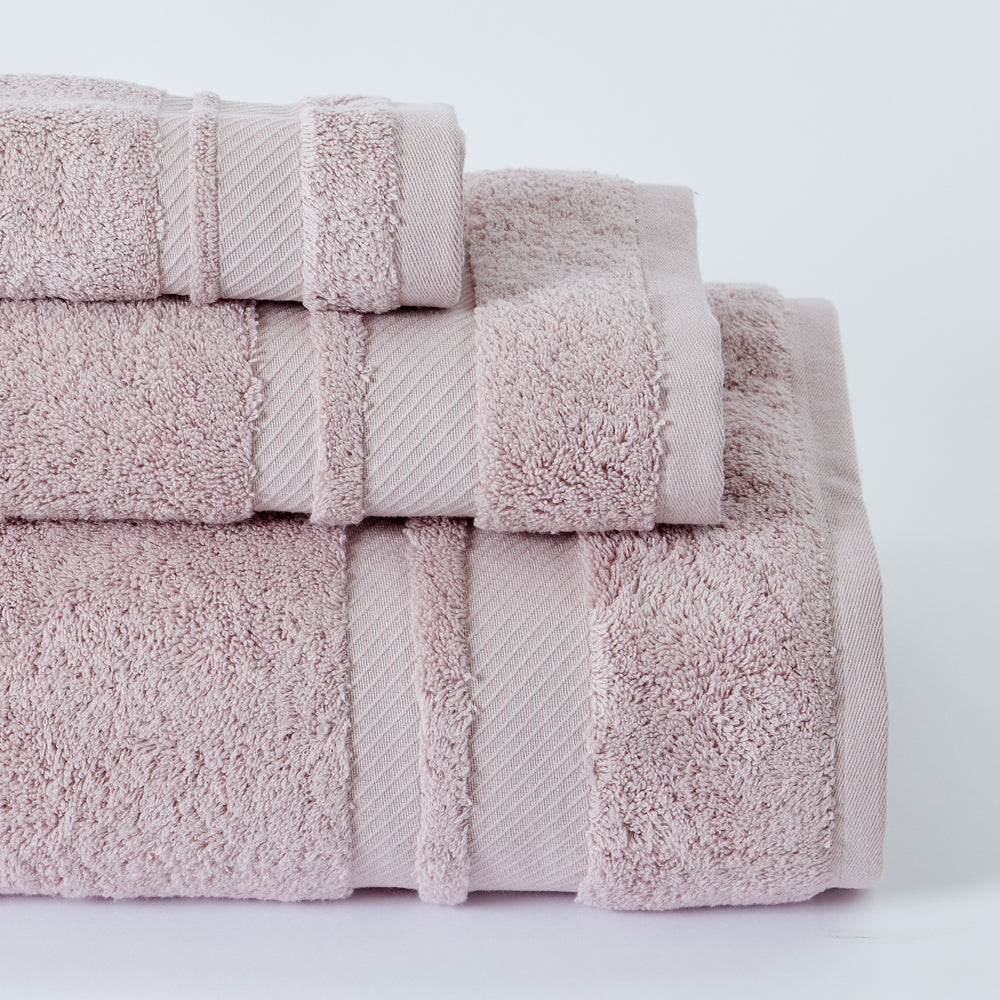 Premium cotton towel 700 g/m² pink